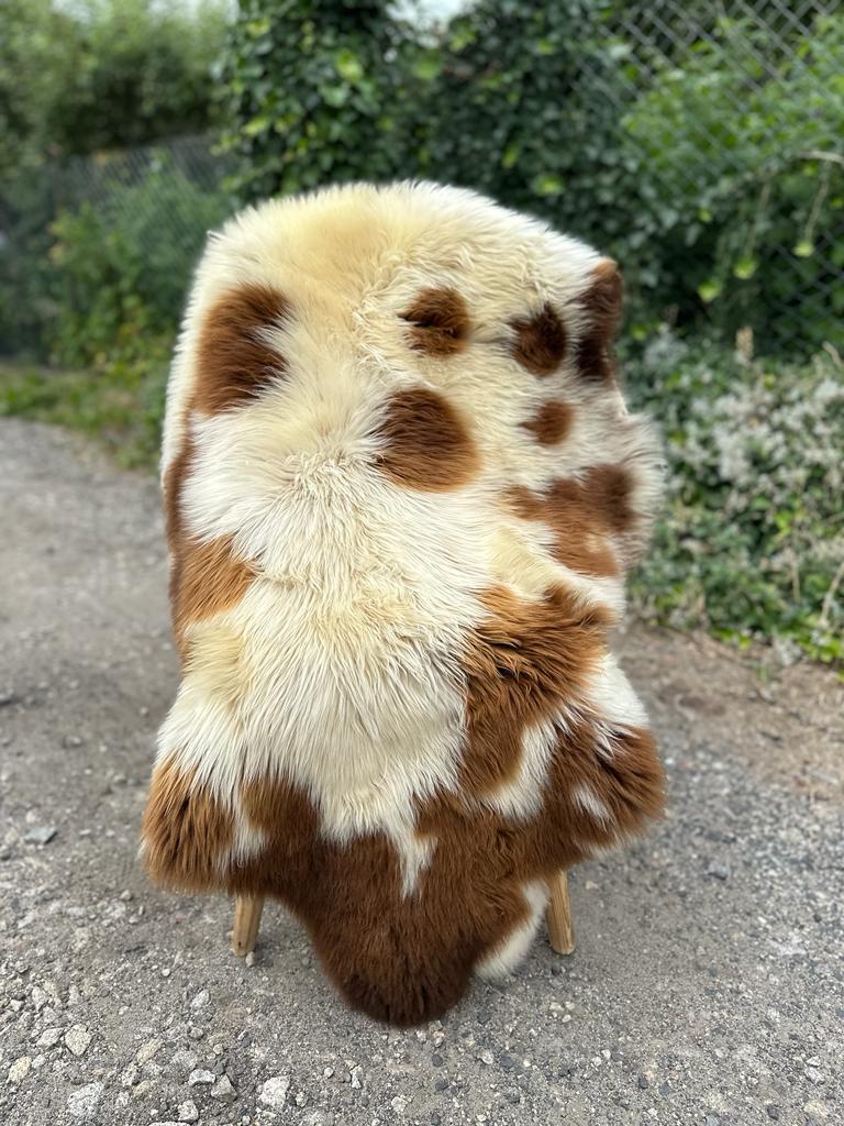 Schapenvachten  - Zweedse - polka-dot-swedish-sheepskins-adam-leather
