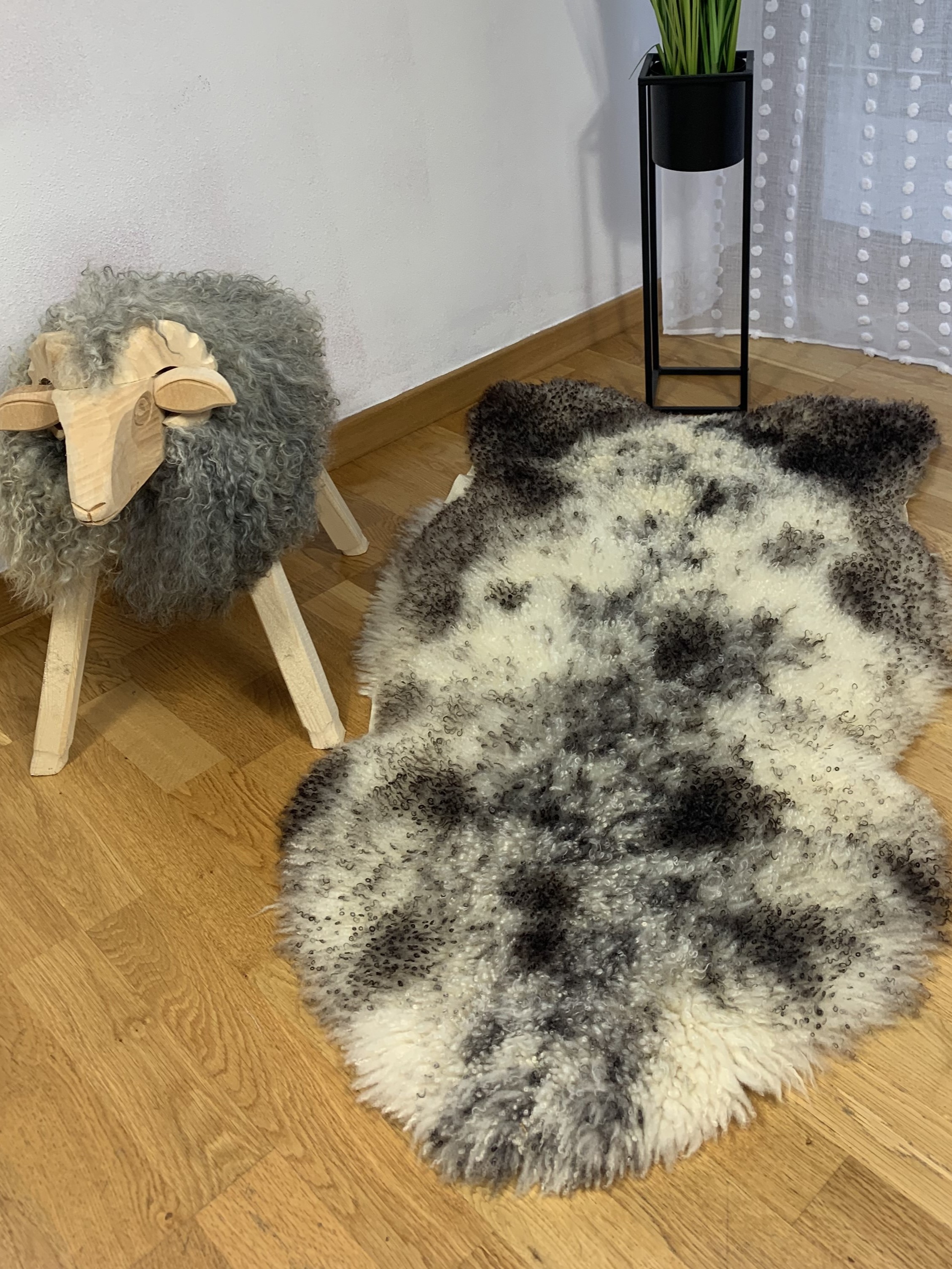 Schapenvachten  - Zweedse - swedish-straciatella-sheepskins-adam-leather