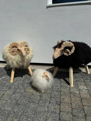 Schapenvachten  - Houten Schapen  - woodensheepwithsheepskin5